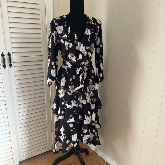 Alice & Olivia Kye Ruffle Floral Print Crepe Midi Dress - Picture 4 of 4